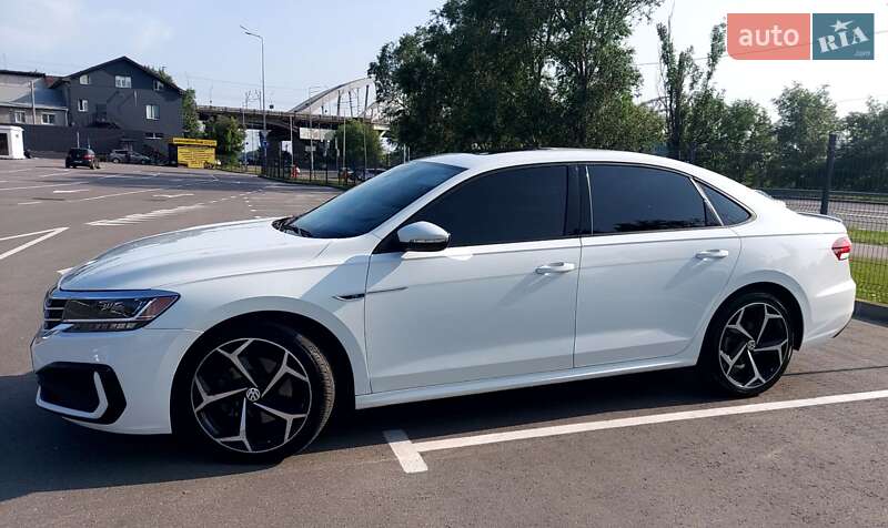 Седан Volkswagen Passat 2020 в Киеве