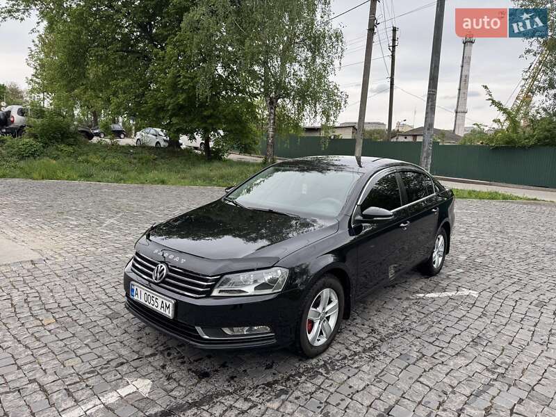 Седан Volkswagen Passat 2012 в Житомире