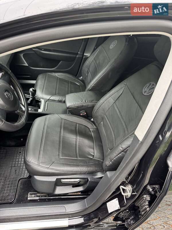 Седан Volkswagen Passat 2012 в Житомире