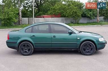 Седан Volkswagen Passat 2002 в Харькове
