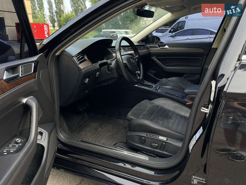 Седан Volkswagen Passat 2018 в Києві
