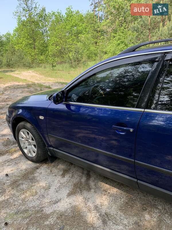 Универсал Volkswagen Passat 2001 в Сарнах