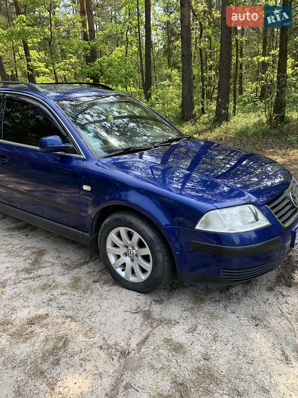 Универсал Volkswagen Passat 2001 в Сарнах