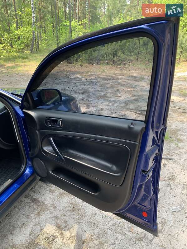 Универсал Volkswagen Passat 2001 в Сарнах
