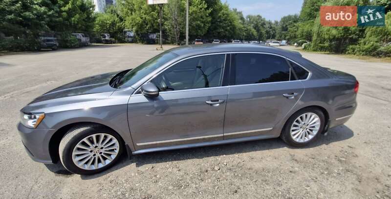 Седан Volkswagen Passat 2016 в Киеве