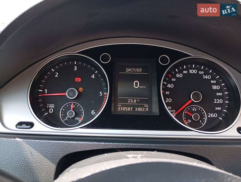 Седан Volkswagen Passat 2012 в Києві