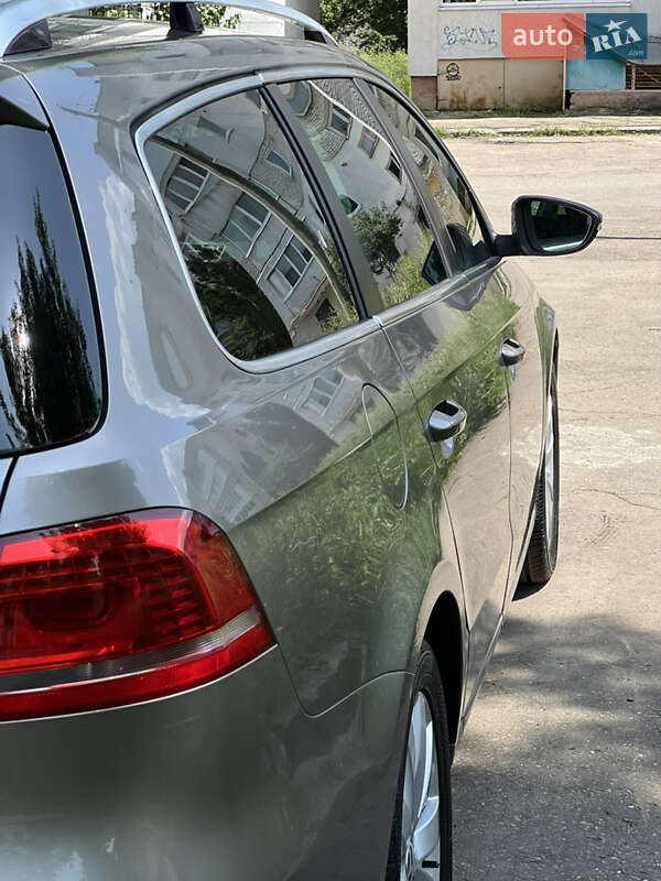 Універсал Volkswagen Passat 2011 в Калуші