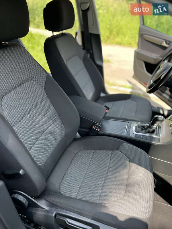 Універсал Volkswagen Passat 2011 в Калуші