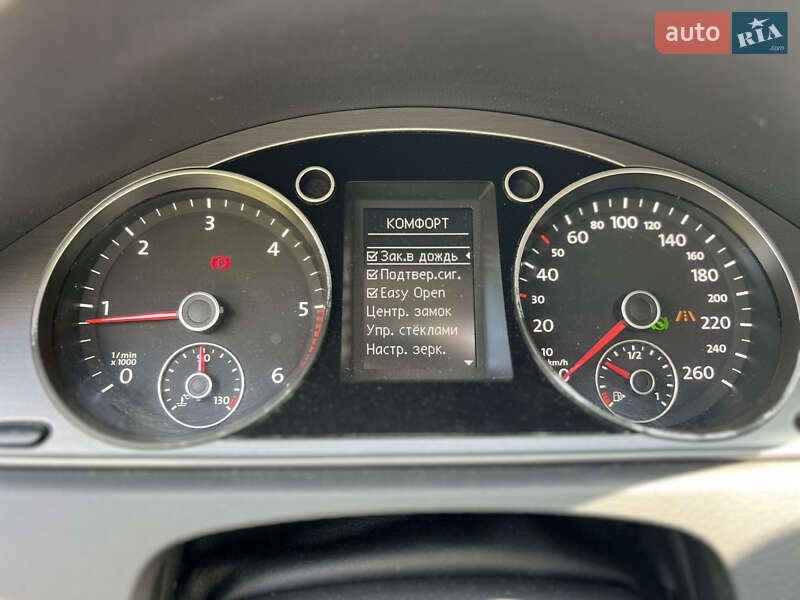 Універсал Volkswagen Passat 2011 в Калуші