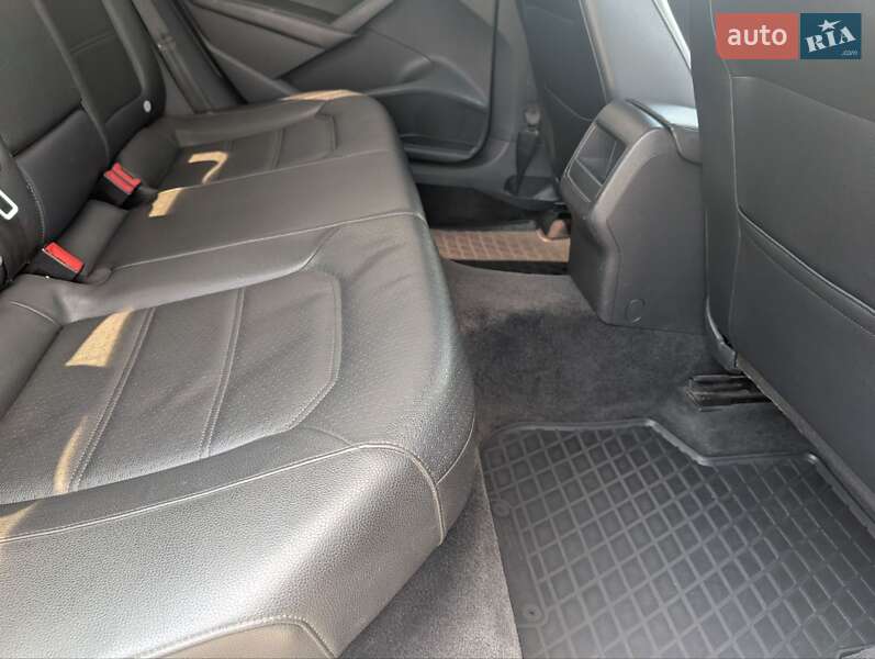 Седан Volkswagen Passat 2011 в Киеве