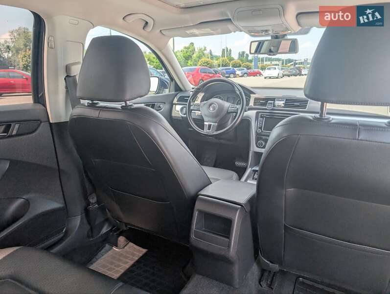 Седан Volkswagen Passat 2011 в Киеве