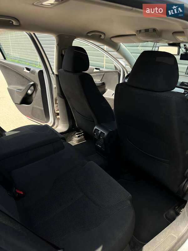 Универсал Volkswagen Passat 2009 в Ирпене