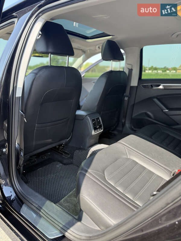 Седан Volkswagen Passat 2017 в Ромнах