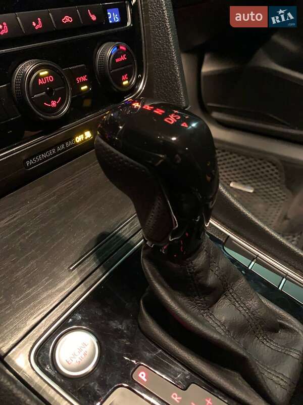 Седан Volkswagen Passat 2017 в Ромнах