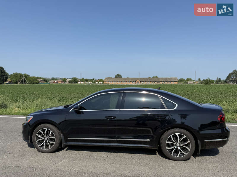 Седан Volkswagen Passat 2017 в Ромнах