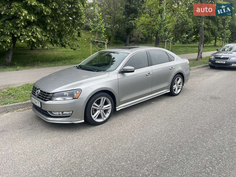 Седан Volkswagen Passat 2014 в Києві