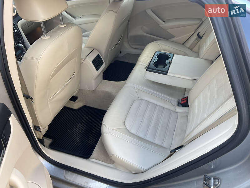 Седан Volkswagen Passat 2014 в Києві