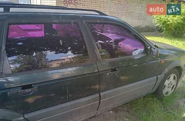Универсал Volkswagen Passat 1992 в 