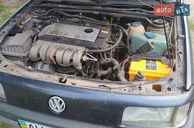 Универсал Volkswagen Passat 1992 в 