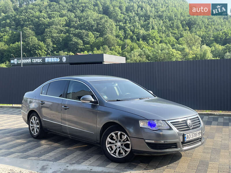 Седан Volkswagen Passat 2006 в Сваляве