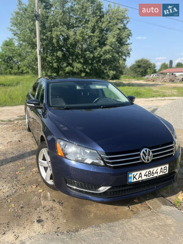 Седан Volkswagen Passat 2012 в Киеве