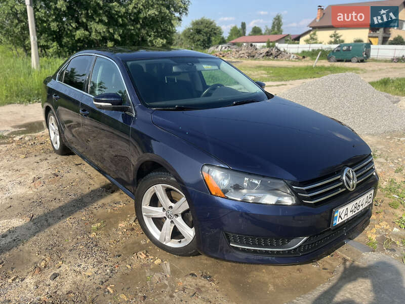Седан Volkswagen Passat 2012 в Киеве