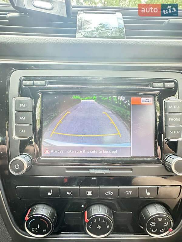 Седан Volkswagen Passat 2014 в Житомире