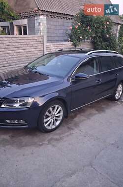 Універсал Volkswagen Passat 2012 в Жмеринці