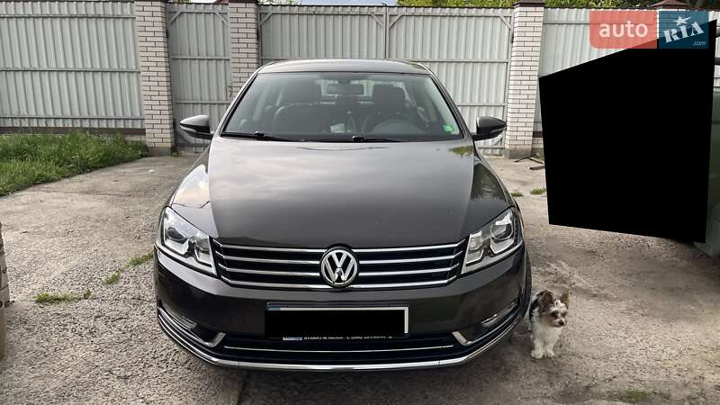 Седан Volkswagen Passat 2013 в Киеве