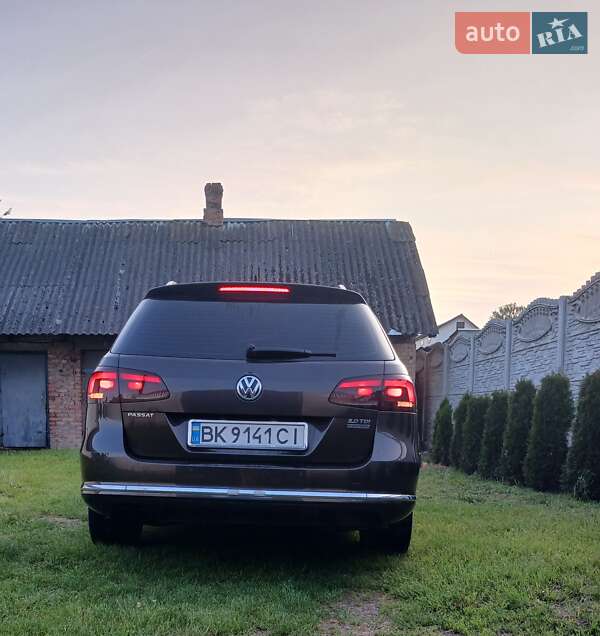 Універсал Volkswagen Passat 2012 в Клевані