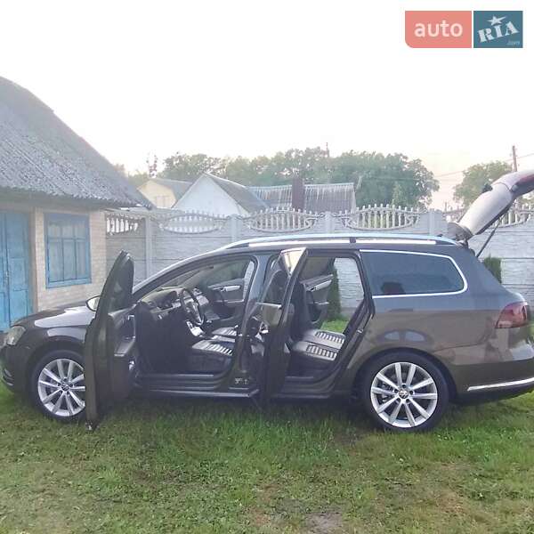 Універсал Volkswagen Passat 2012 в Клевані