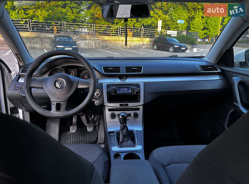 Седан Volkswagen Passat 2013 в Тернополе