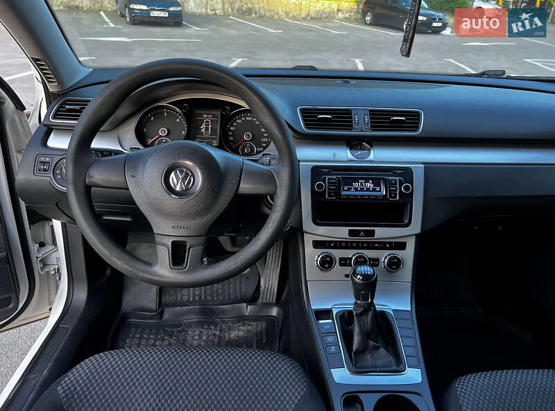 Седан Volkswagen Passat 2013 в Тернополе