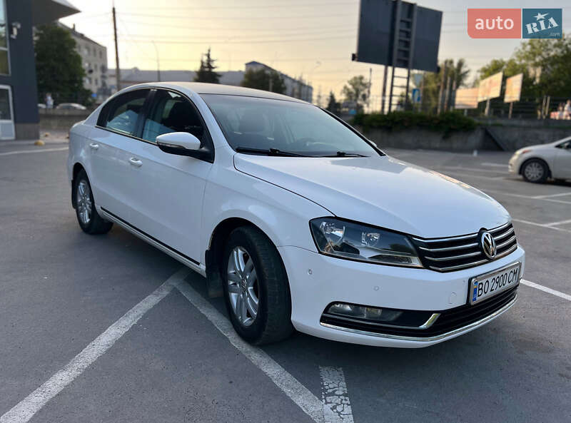 Седан Volkswagen Passat 2013 в Тернополе