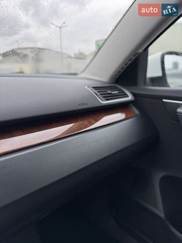 Седан Volkswagen Passat 2011 в Києві
