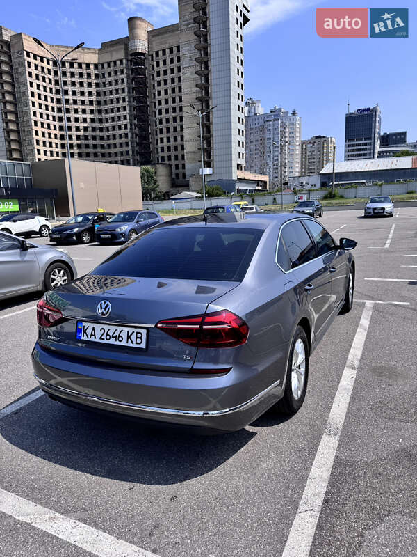 Седан Volkswagen Passat 2017 в Киеве