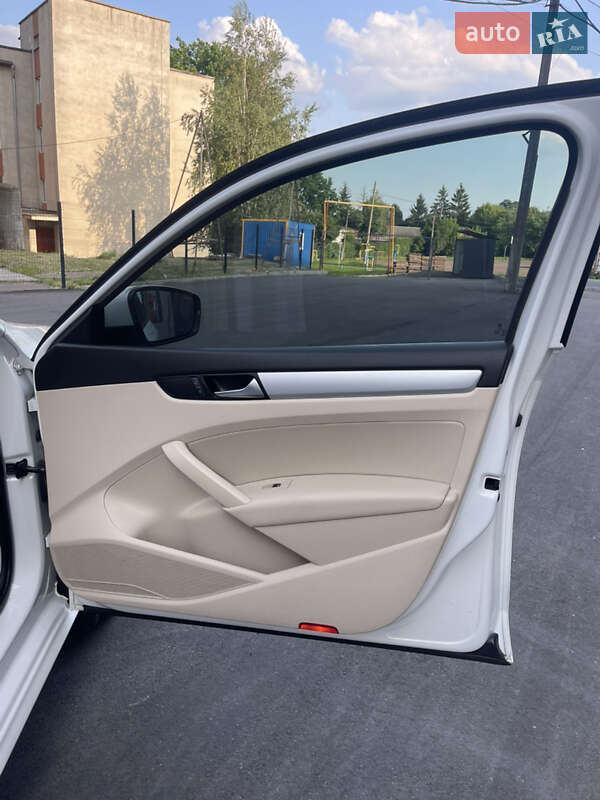 Седан Volkswagen Passat 2013 в Фастові