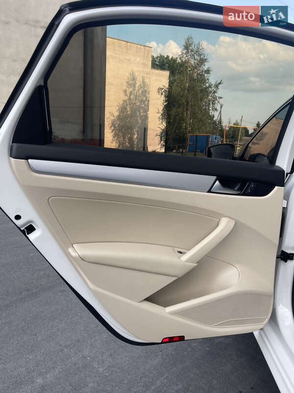 Седан Volkswagen Passat 2013 в Фастові