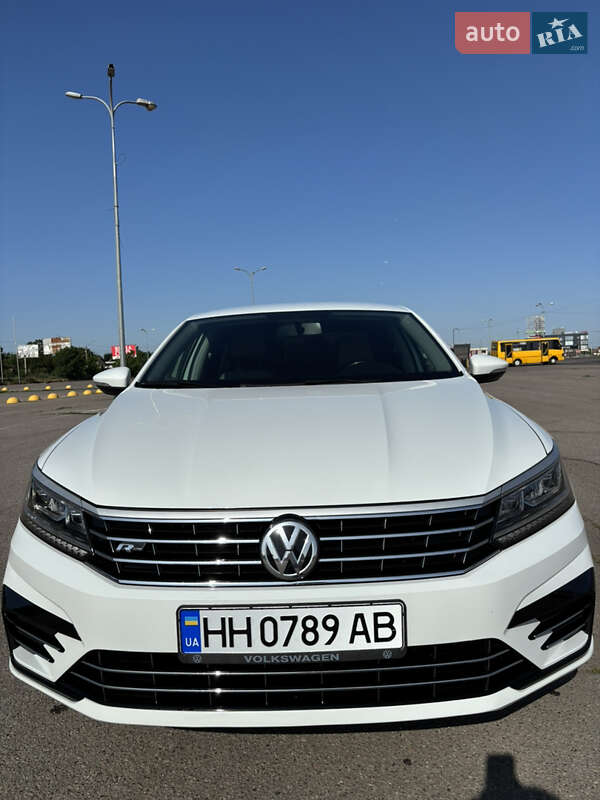 Седан Volkswagen Passat 2017 в Одесі