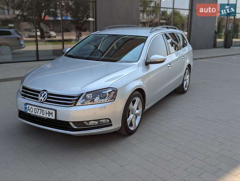 Універсал Volkswagen Passat 2012 в Ужгороді