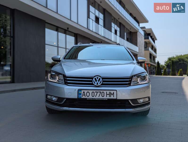 Універсал Volkswagen Passat 2012 в Ужгороді