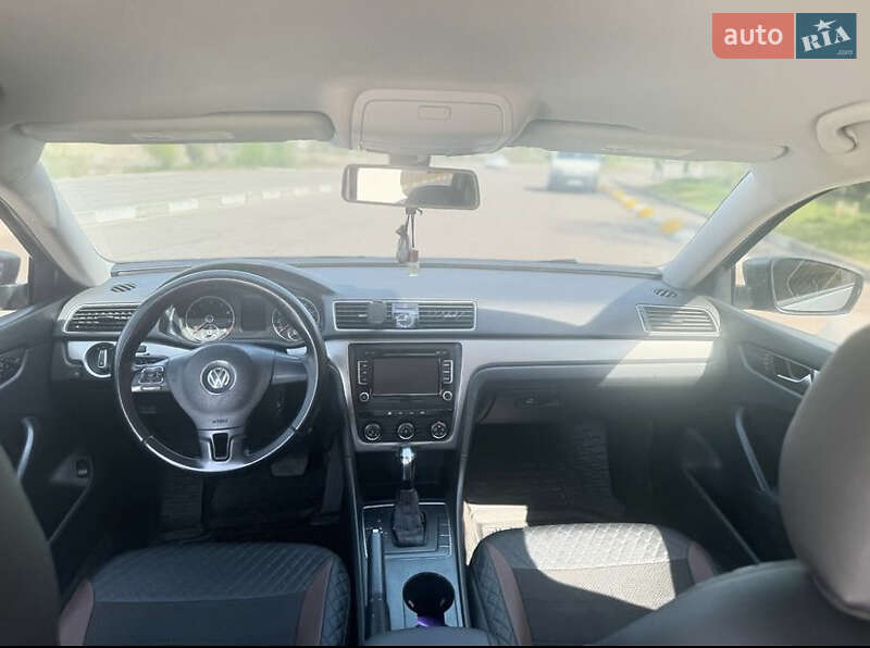 Седан Volkswagen Passat 2012 в Софиевской Борщаговке
