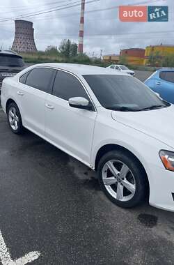 Седан Volkswagen Passat 2012 в Харькове