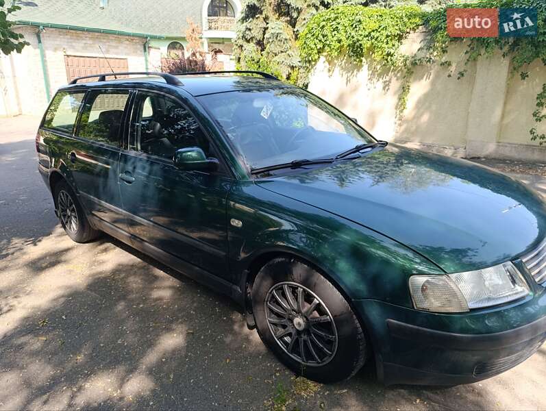 Универсал Volkswagen Passat 2000 в Харькове