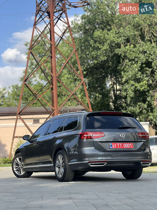 Универсал Volkswagen Passat 2016 в Ужгороде