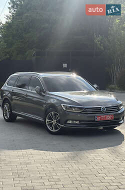 Універсал Volkswagen Passat 2016 в Ужгороді
