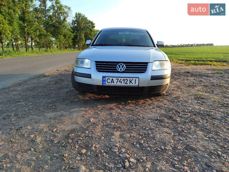 Седан Volkswagen Passat 2003 в 
