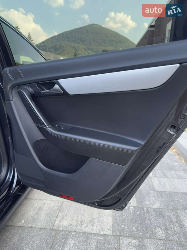 Универсал Volkswagen Passat 2013 в Тячеве