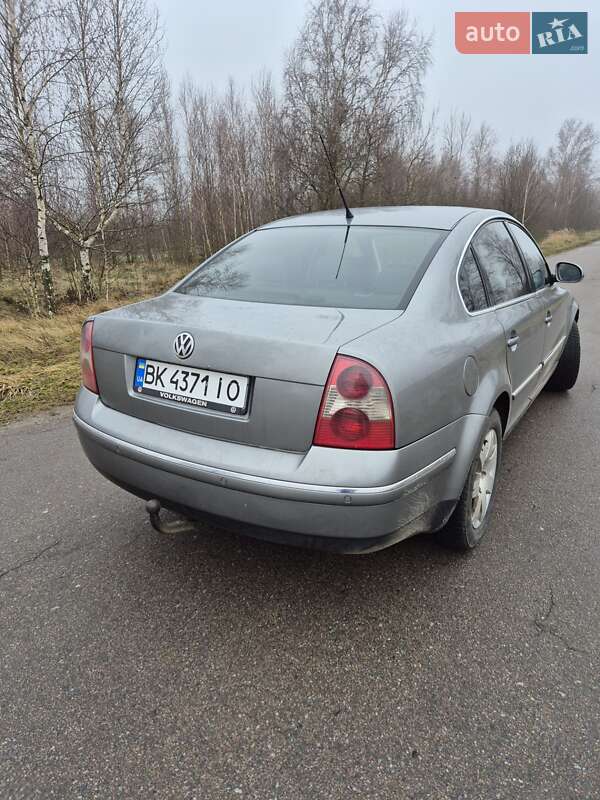 Седан Volkswagen Passat 2004 в Цумани