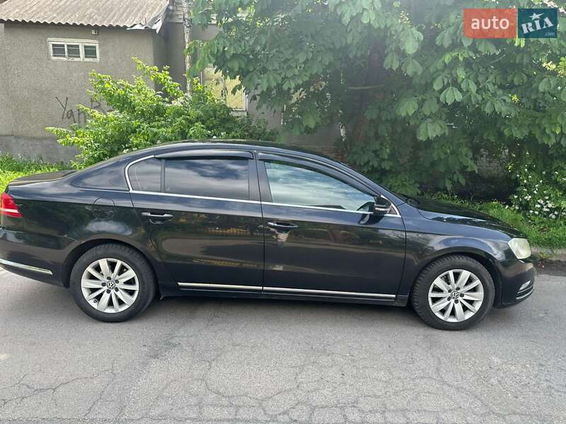 Седан Volkswagen Passat 2010 в Хмельницком